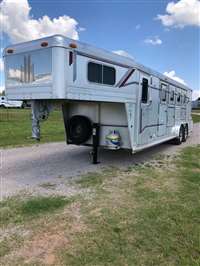 4 horse trailers living quarters for sale