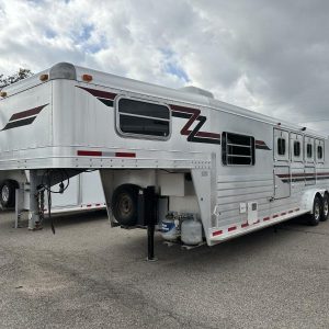 4 horse trailers living quarters