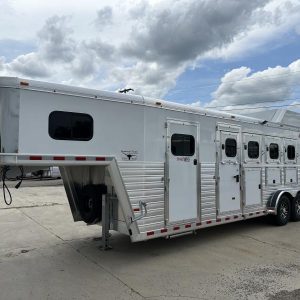 4 HORSE trailers living quarters for sale